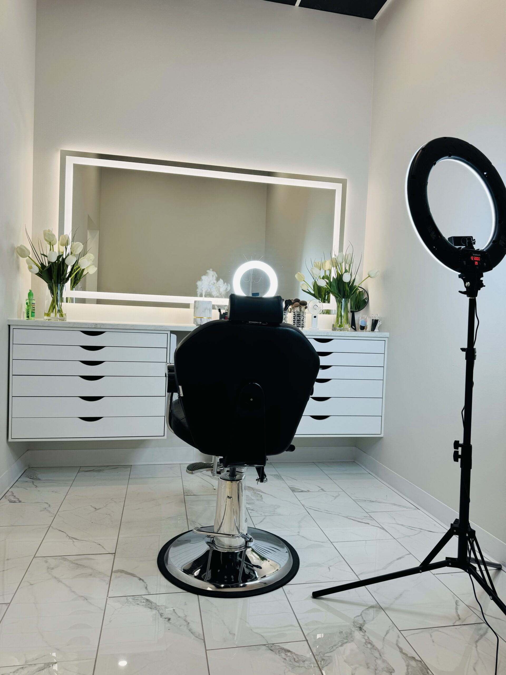 Inside Top Elegance Beauty Salon
